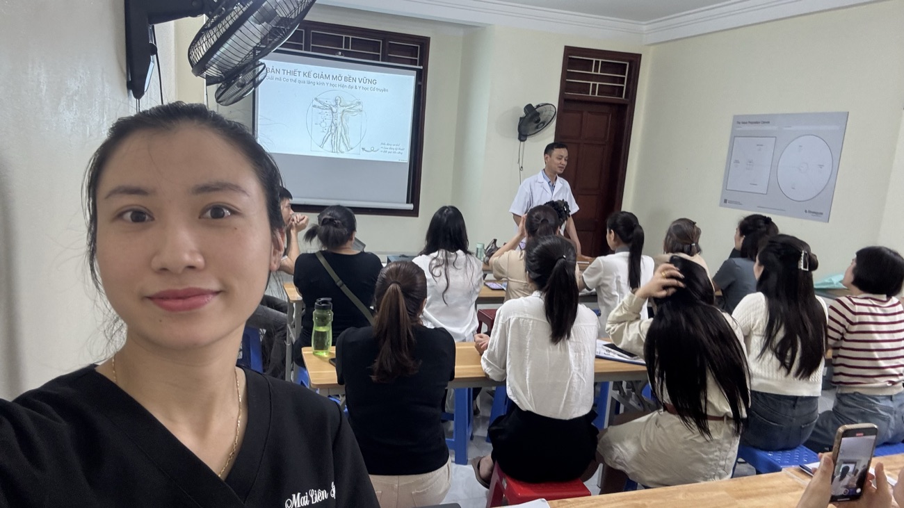 Lớp đào tạo cùng chuyên gia Y học cổ truyền và hiện đại tại Mai Liên
