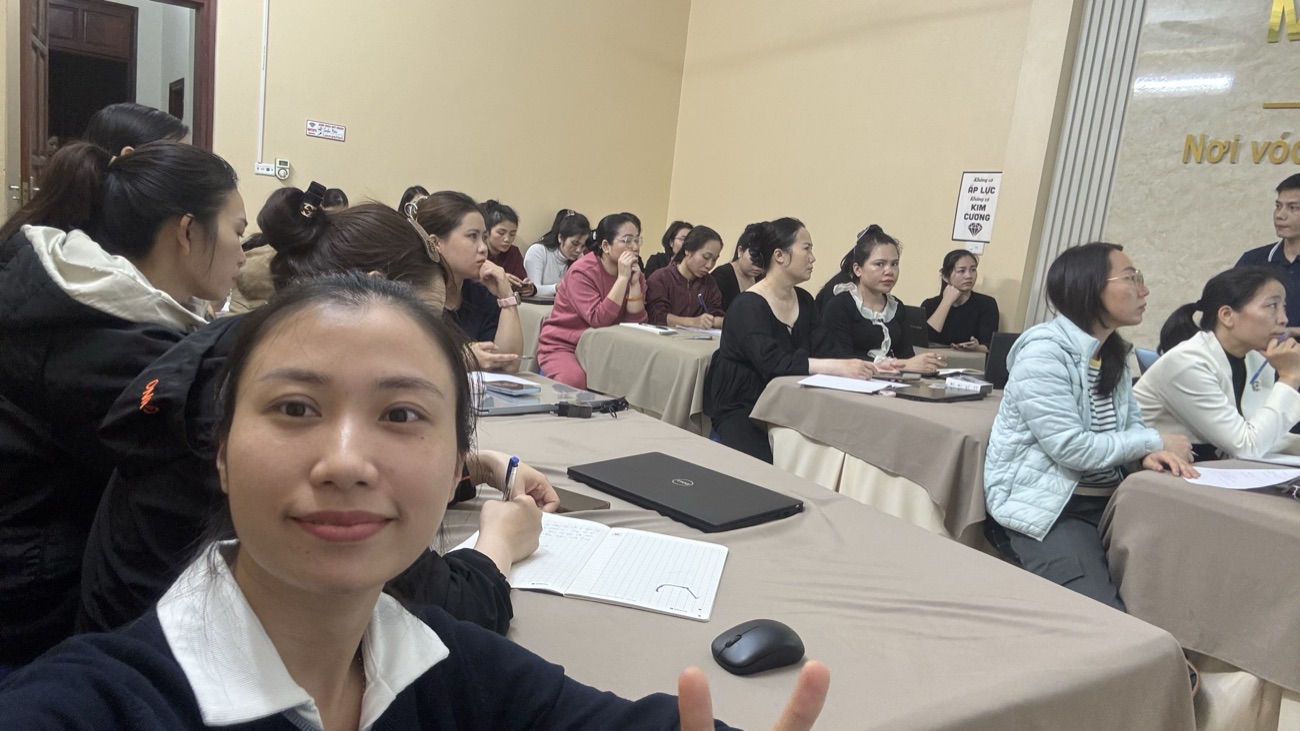 Lớp đào tạo đông học viên nữ tại Mai Liên